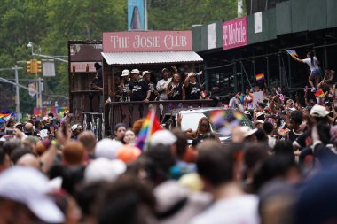New York City Pride March 2023, 25 Haziran 2023, New York, ABD: New York City Pride March dünyanın en büyük LGBTQ + gururlu geçit törenlerinden biri olarak bilinir, dünyanın çeşitli yerlerinden her yıl milyonlarca katılımcı çeker. 