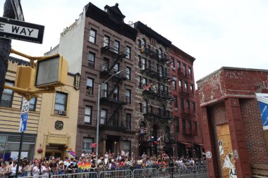 53. NYC Onur Yürüyüşü Mart 2023. 25 Haziran, New York, ABD: 53. NYC Onur Yürüyüşü 2023 25. Cadde ve 5. Cadde 'den başlıyor ve 5. Cadde' den güneye doğru devam ediyor. 