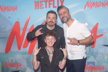 Netflix 'in Nimona New York gösterimi. 24 Haziran 2023, New York, New York, ABD: (L-R) Nick Bruno, ND Stevenson ve Troy Quane Netflix 's Nimona' nın AMC Lincoln Square Theater 'daki New York gösterimine katıldı.