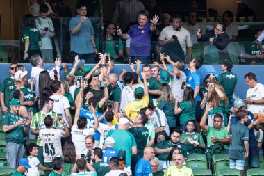 Sao Paulo (SP), Brezilya 06 / 25 / 2023 - Palmeiras ile Botafogo arasındaki maçtan önce eski başkan Jair Bolsonaro, Allianz Parque 'da düzenlenen 2023 Brezilya Şampiyonası' nın 12. turu için geçerli.