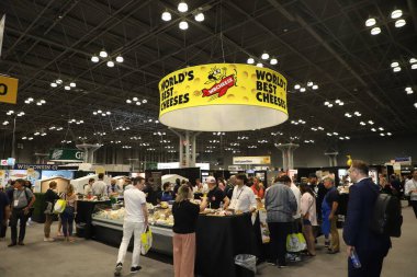 New York 'taki 67. Yaz Süslü Yemek Şovu. 26 Haziran 2023, New York, ABD: 67. Süslü yemek fuarı 25-27 Haziran tarihleri arasında Javits Kongre Merkezi 'nde gerçekleşti. ABD 'deki en büyük B2B spesiyal gıda etkinliğidir.