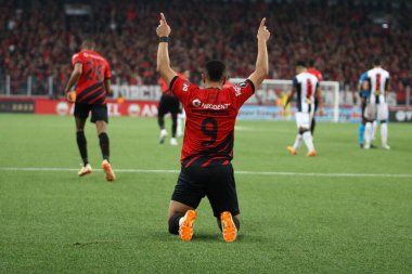 Curitiba (PR), Brezilya 27 / 06 / 2023 - Athletico PR 'dan Vitor Roque, Libertadores 2023' ün grup safhasının 6. turu için geçerli olan Alianza Lima 'ya karşı 2. golünü attı ve kutluyor 