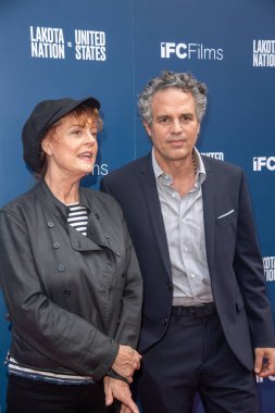 Lakota Milleti, New York Prömiyeri 'ne karşı. 26 Haziran 2023, New York, New York, ABD: Susan Sarandon ve Mark Ruffalo, 26 Haziran 2023 'te IFC Center' da Lakota Nation vs United States 'in galasına katıldı. 