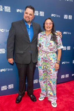 Lakota Milleti, New York Prömiyeri 'ne karşı. 26 Haziran 2023, New York, ABD: Jesse Short Bull ve Alex Romero-Frederick 26 Haziran 2023 'te IFC Center' da Lakota Nation vs United States 'in galasına katıldı. 