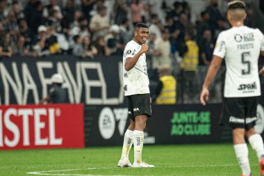 Sao Paulo (SP), Brezilya 06 / 28 / 2023 - Felipe Augusto, Corinthians ve Liverpool (URU) arasında oynanan ve Conmebol Libertadores 2023 'ün grup aşamasının 6. turu için geçerli olan maçta takım arkadaşlarıyla golünü kutluyor