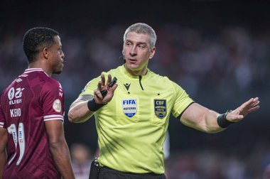 SAO PAULO (SP), Brazil - 07 / 01 / 2023 - BRAZILIAN CHAMPIONSHIP / SAO X FLUMINENSE - Anderson Daronco Sao Paulo ve Fluminense arasındaki maç sırasında, 2023 Brezilya Futbol Şampiyonası 'nın onüçüncü turu için geçerli
