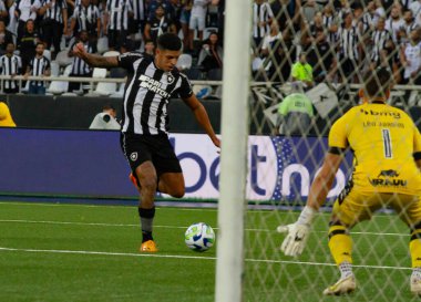 Rio de Janeiro (RJ), Brezilya - 02 / 07 / 2023 - BRAZILEIRO / BOTAFOGO / VASCO / RJ - Botafogo ve Vasco arasındaki maç, 2023 Brezilya Şampiyonası 'nın 13. turu için geçerli, Rio de Janeiro' nun kuzey bölgesindeki Nilton Santos Stadyumu 'nda (Engenhao) düzenlendi.