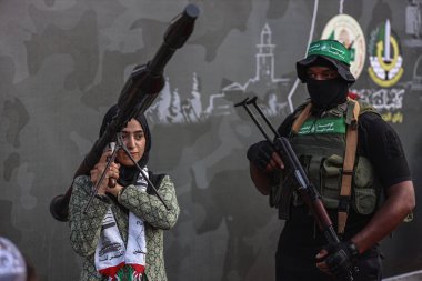 (Gazze 'deki El Kassam Tugayları, imaj ve anıt adına bir askeri sergi. 30 Haziran 2023, Gazze, Filistin: Hamas hareketinin askeri kanadı El Kassam Tugayları, askeri bir sergi düzenledi. 