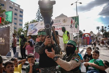 (Gazze 'deki El Kassam Tugayları, imaj ve anıt adına bir askeri sergi. 30 Haziran 2023, Gazze, Filistin: Hamas hareketinin askeri kanadı El Kassam Tugayları, askeri bir sergi düzenledi. 