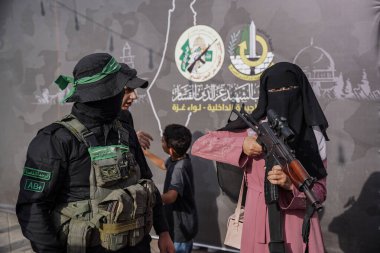 (Gazze 'deki El Kassam Tugayları, imaj ve anıt adına bir askeri sergi. 30 Haziran 2023, Gazze, Filistin: Hamas hareketinin askeri kanadı El Kassam Tugayları, askeri bir sergi düzenledi. 