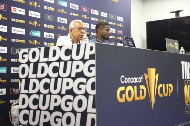 (SPO) Concacaf Gold Cup: Basın Konferansı Martinica. Temmuz, 03, 2023, Harrison, New Jersey, ABD: Kosta Rika maçından önce Koç Marc Collat ve oyuncu Florent Poulolo ile Concacaf Gold Cup 'ın 3. turu için basın toplantısı