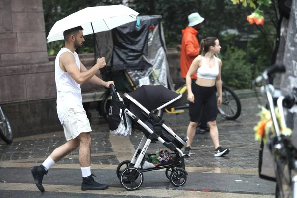 New Yorklular Temmuz Yağmur Altında Kutluyor Temmuz 2023 New York — Stok fotoğraf