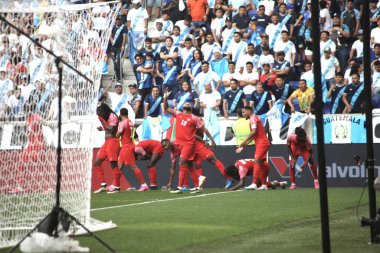 (Concacaf Gold Cup: Guadalupe, Guatemala 'ya karşı. 4 Temmuz 2023, Harrison, New Jersey: Gravillon, Guadalupe 'nin Red Bull Arena' da Guatemala 'ya karşı oynadığı futbol maçında ilk golünü attı.