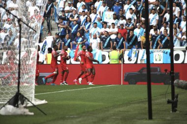 (Concacaf Gold Cup: Guadalupe, Guatemala 'ya karşı. 4 Temmuz 2023, Harrison, New Jersey: Gravillon, Guadalupe 'nin Red Bull Arena' da Guatemala 'ya karşı oynadığı futbol maçında ilk golünü attı.