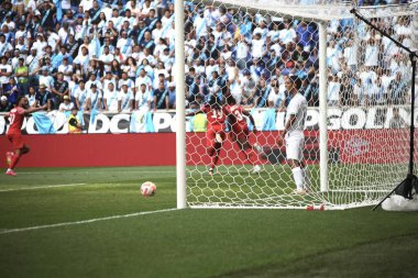 (Concacaf Gold Cup: Guadalupe, Guatemala 'ya karşı. 4 Temmuz 2023, Harrison, New Jersey: Gravillon, Guadalupe 'nin Red Bull Arena' da Guatemala 'ya karşı oynadığı futbol maçında ilk golünü attı.
