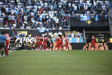 (Concacaf Gold Cup: Guadalupe, Guatemala 'ya karşı. 4 Temmuz 2023, Harrison, New Jersey, ABD: Ange-Freddy Plumain Guadalupe 'nin Guatemala' ya karşı oynadığı futbol maçında Concacaf Gold Cup 'ın 3. raundunda geçerli olan ikinci golünü attı.