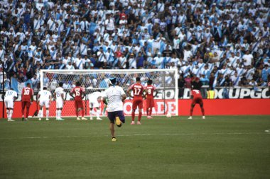 (Concacaf Gold Cup: Guadalupe, Guatemala 'ya karşı. 4 Temmuz 2023, Harrison, New Jersey, ABD: Ange-Freddy Plumain Guadalupe 'nin Guatemala' ya karşı oynadığı futbol maçında Concacaf Gold Cup 'ın 3. raundunda geçerli olan ikinci golünü attı.