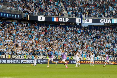 (Guatemala Oyuncuları, Concacaf Altın Kupasında Guadeloupe 'a karşı kazandıkları zaferi kutluyorlar. 4 Temmuz 2023, Harison, New Jersey, ABD: Guadeloupe ve Guatemala arasındaki futbol maçı Red Bull Arena 'da oynanan Concacaf Gold Cup' ın 3. turu için geçerli