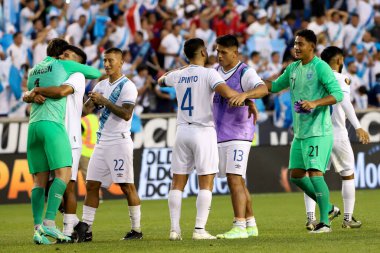 (Guatemala Oyuncuları, Concacaf Altın Kupasında Guadeloupe 'a karşı kazandıkları zaferi kutluyorlar. 4 Temmuz 2023, Harison, New Jersey, ABD: Guadeloupe ve Guatemala arasındaki futbol maçı Red Bull Arena 'da oynanan Concacaf Gold Cup' ın 3. turu için geçerli