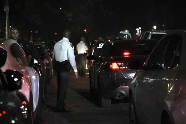 Nuevo Choque Entre Policía Los Neoyorquinos Durante Las Celebraciones Fuegos — Foto de Stock