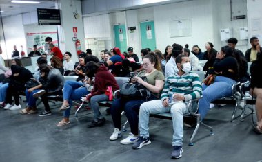 Rio de Janeiro (RJ), 05 / 07 / 2023 - DOACAO / BLOOD / EMORIO / RJ - Ludmilla hayranları gösteriye bilet karşılığında kan bağışlamak için sıraya girdiler. Hemorio bu çarşamba sabahından iki kat daha fazla gönüllü aldı..