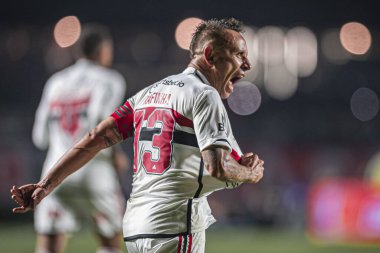 SAO PAULO (SP), 07 / 05 / 2023 - COPA DO BRASIL / SAO PAULO vS PALMEIRAS - Rafinha, Cicero Pomp 'ta düzenlenen 2023 Copa do Brasil futbolunun çeyrek finallerinin ilk ayağı için geçerli olan Sao Paulo ve Palmeiras arasındaki maçta attığı golü kutluyor