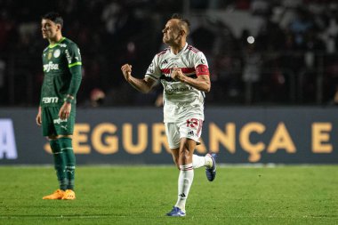 SAO PAULO (SP), 07 / 05 / 2023 - COPA DO BRASIL / SAO PAULO vS PALMEIRAS - Rafinha, Cicero Pomp 'ta düzenlenen 2023 Copa do Brasil futbolunun çeyrek finallerinin ilk ayağı için geçerli olan Sao Paulo ve Palmeiras arasındaki maçta attığı golü kutluyor