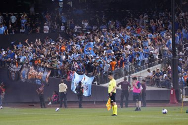 (2023 MLS Normal Sezon: New York City FC, Charlotte FC 'ye karşı. Temmuz 05, 2023, Queens. New York, ABD: New York City FC ile Charlotte FC arasındaki futbol maçı, 2023 MLS Normal Sezonu 'nun 23. Matchday' inde, Citifield 'da Doğu Konferansı