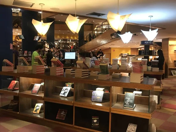 Сан Паулу Озил 2023 Bookshop Culture Conjunto Nacional Мбаппе Продажи — стоковое фото