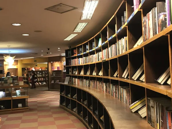 Sao Paulo 2023 Bookshop Culture Conjunto Nacional 판매가 목요일 오후에 — 스톡 사진