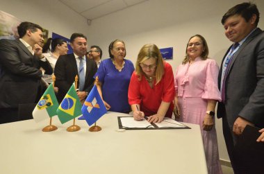 Natal (RN), 07 / 06 / 2023 - PreSIDENT / CAIXA / HOUSING / RN - Caixa Economica Federal Rita Serrano Başkanı, RN 'de konut inşaatının devam ettiğini duyurdu ve Ribeira ajansının belediyeleri ve devleti kabul etmek için bir oda açtı.. 