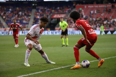 (SPO) 2023 MLS Normal Sezonu: New England Devrimi 'ne karşı New York Red Bulls. 8 Temmuz 2023. Harrison, New Jersey, ABD: Red Bull Arena 'da düzenlenen Ulusal Futbol Ligi (MLS) Doğu Konferansı için geçerli olan New England Devrimi ile New York Red Bulls arasındaki futbol maçı
