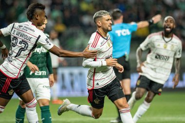 Sao Paulo (SP), 07 / 08 / 2023 - BRAZILIAN / PALMEIRAS X FLAMENGO - De Arrascaeta, Allianz Parque 'da düzenlenen Brezilya Futbol Şampiyonası' nın 14. turu için geçerli olan Palmeiras ve Flamengo arasındaki maçta golünü kutluyor