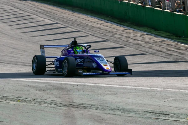 サンパウロ 2023年7月8日 Automobilismo Formula4 Interlagos Brb Formula Brasisの第2ステージが 今週土曜日にサンパウロ南部のインターラゴス レーストラックで開催されました — ストック写真