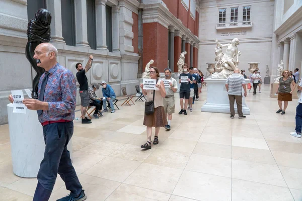 Nuevo Activistas Climáticos Realizan Una Protesta Nueva York Museo Metropolitano — Foto de Stock