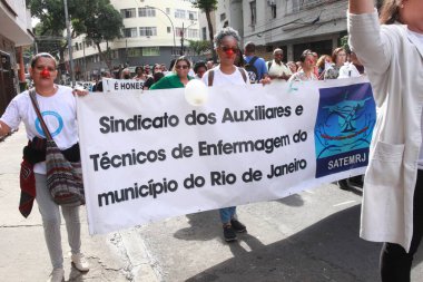 Rio de Janeiro (RJ), Brezilya - 07 / 10 / 2023 - MANIFESTACAO / SAUDE / SALARY / RJ - Sağlık alanındaki hemşireler, Rio de Janeiro 'nun orta bölgesinde daha iyi ücret, asgari ücret ve yeterli çalışma koşullarının ödenmesini talep eden bir gösteri düzenlediler.