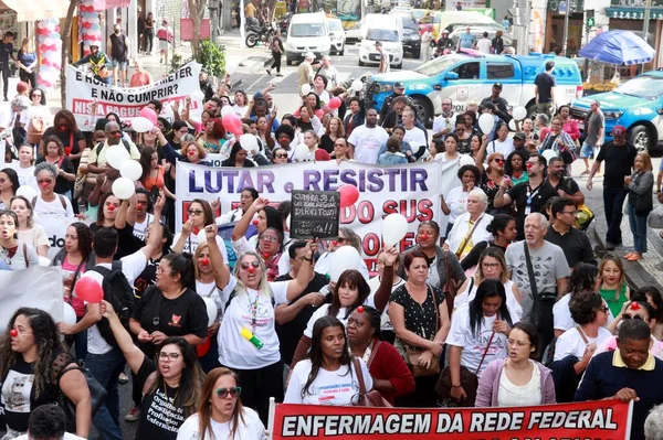 リオデジャネイロ ブラジル 2023年7月10日 マニフェスタカオ Saude Saaly 保健分野の看護師は リオデジャネイロ中央部でデモを行い 賃金の改善 最低賃金の支払い — ストック写真