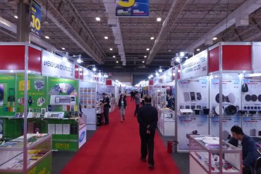 SAO PAULO, Brezilya - 07 / 10 / 2023 - ELETROLAR / SHOW / FAIRS / ELECTRONICS - Bu hafta, elektronik, ev aletleri, cep telefonları, bilişim ve UD bölümlerinin en önemli iş fuarı olan Eletrolar Show 10 Temmuz 'dan itibaren gerçekleşti  