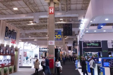 SAO PAULO, Brezilya - 07 / 10 / 2023 - ELETROLAR / SHOW / FAIRS / ELECTRONICS - Bu hafta, elektronik, ev aletleri, cep telefonları, bilişim ve UD bölümlerinin en önemli iş fuarı olan Eletrolar Show 10 Temmuz 'dan itibaren gerçekleşti  