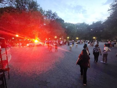 (Juanes Summerstage Show Central Park 'taki aşırı kalabalık yüzünden iptal edildi. 12 Temmuz 2023, New York, ABD: Kolombiyalı ünlü şarkıcı Juanes, New York 'taki Rumsey Playfield' daki aşırı kalabalık nedeniyle Summerstage Show 'un iptal edilmesini bekliyordu.