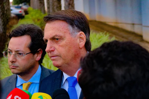 ブラジリア ブラジル 2023年7月12日 Bolsonaro ブラジル連邦共和国元大統領ジェール メッシアス ボルソナーロは 7月12日水曜日のPfへの証言の後 記者会見を行った — ストック写真