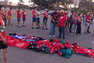 (Lula & Mujica 59. UNE Kongresine katıldı. 13 Temmuz 2023, Brasilia, Federal Bölge, Brezilya: Brezilya Cumhurbaşkanı Luiz Inacio Lula da Silva ve eski Uruguay Başkanı Jose Pepe Mujica Ulusal Öğrenci Birliği 59.