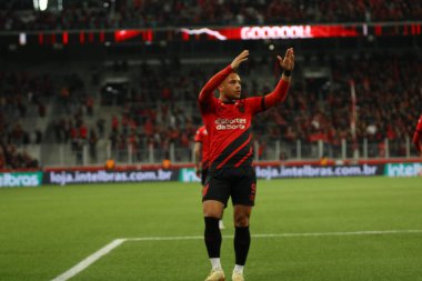 Brezilya Futbol Şampiyonası: Atletico Halkla İlişkiler Bahia 'ya karşı. 16 Temmuz 2023, Curitiba, Parana, Brezilya: 16 Temmuz Pazar günü Ligga Arena 'da oynanan 2023 Brezilya Futbol Şampiyonası' nın 15. Raundu için Athletico PR ve Bahia arasındaki futbol maçı.) 