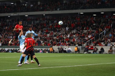 Brezilya Futbol Şampiyonası: Atletico Halkla İlişkiler Bahia 'ya karşı. 16 Temmuz 2023, Curitiba, Parana, Brezilya: 16 Temmuz Pazar günü Ligga Arena 'da oynanan 2023 Brezilya Futbol Şampiyonası' nın 15. Raundu için Athletico PR ve Bahia arasındaki futbol maçı.) 
