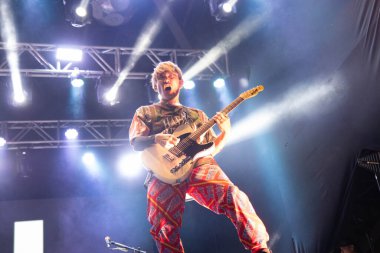 Flow Band Sao Paulo 'da canlı performans sergiliyor. 16 Temmuz 2023, Sao Paulo, Brezilya: Japon grup Flow, Sao Paulo 'nun kuzeyindeki Anime Friends 2023, Neşelenen Arkadaşlar, 16 Temmuz Pazar günü Anhembi sergisinde canlı performans sergiliyor.