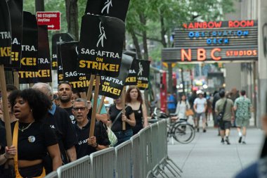 (NEW)  SAG-AFRA Strike in New York. July 19, 2023, New York, USA: The Screen Actors Guild- American Federation of Television and Radio Artists went on strike over an ongoing labor dispute with the Alliance of Motion Picture and Television Producers. 