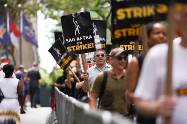 SAG-AFTRA, Rockefeller 'da NBC Universal' de grevde 21 Temmuz 2023, New York ABD: 