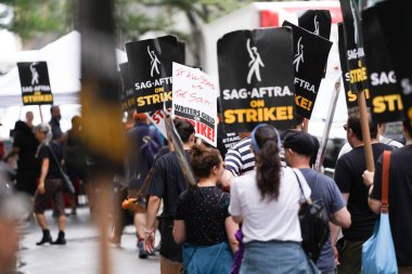 SAG-AFTRA, Rockefeller 'da NBC Universal' de grevde 21 Temmuz 2023, New York ABD: 