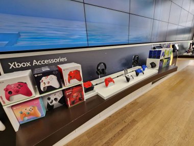 Teknoloji Şirketleri Cephesi ve Yapay Zeka Yönetmeliği. 21 Temmuz 2023, New York, ABD: Amazon, Meta, Google gibi Teknoloji Şirketlerinin CEO 'ları, Beyaz Saray' da ABD Başkanı Joe Biden ile görüşüyor.