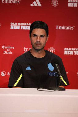 MetLife Stadyumu 'nda Arsenal ekibiyle basın toplantısı. 21 Temmuz 2023, New Jersey, ABD: MetLife Stadyumu 'nda Koç Mikel Arteta ve oyuncu Oleksandr Zinchenko' nun katılımıyla Şampiyonlar Turu 'ndan önce Arsenal Team ile basın toplantısı 
